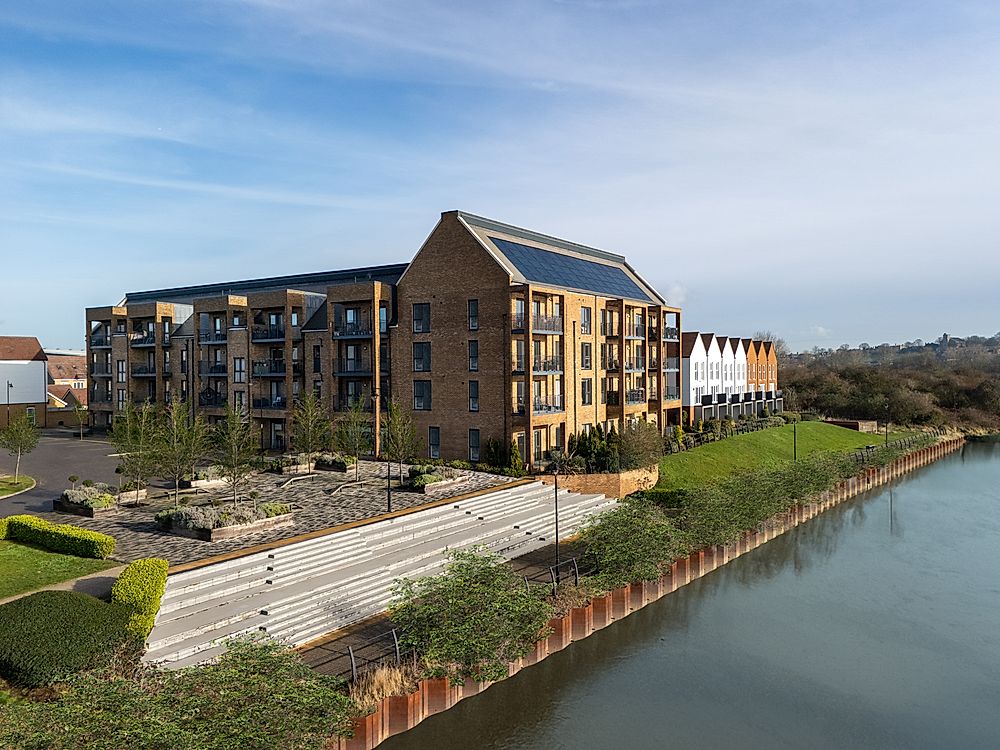 Temple Wharf Apartment Block with Riverviews