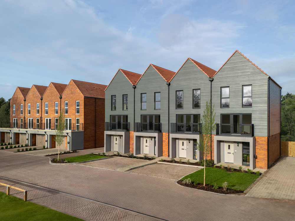 Redrow Steet scene at Temple Wood's showcasing the Portman and Kensington house types