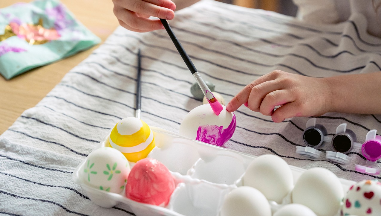 easter egg painting